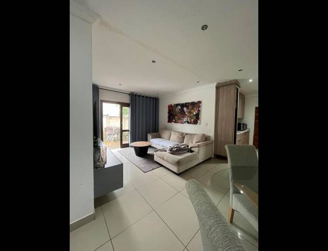 4 BEDROOM HOUSE FOR SALE IN OSLO BEACH